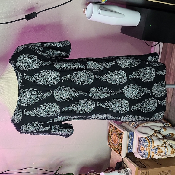 Old Navy T-shirt - Picture 6 of 8